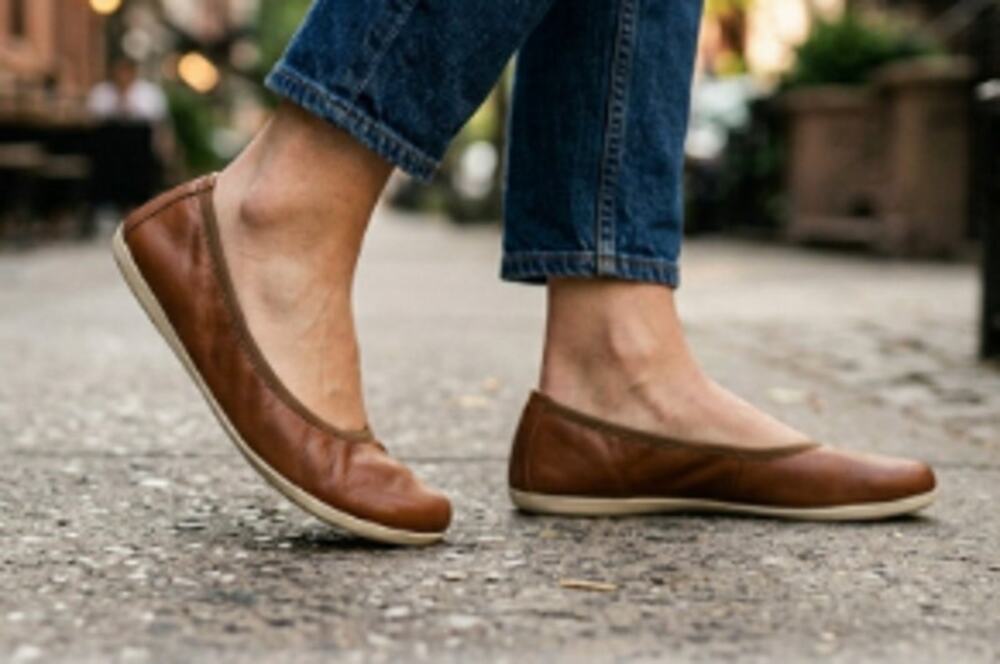Groundies Bella Caramel Brown Barefoot Ballet Flats sz 7 US